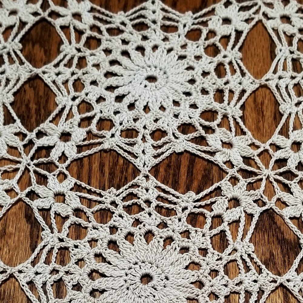 Vintage Style New Hand Crafted Square Flower 15 1/2" Natural Color Doily - Picture 2 of 3